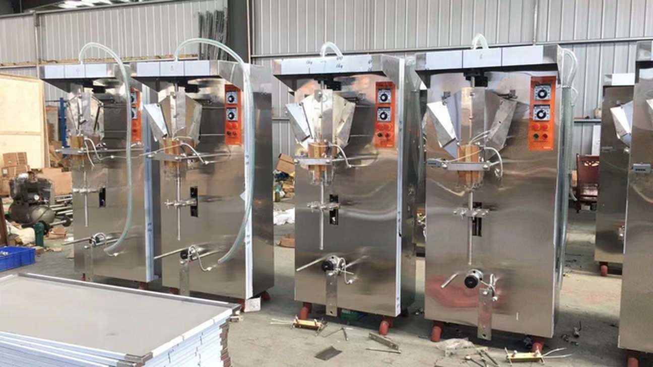 2000BPH Koyo Liquid Sachet Water Machine for Plastic Packaging Material at Affordable