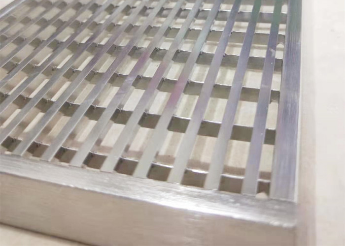 304 Stainless Galvanized Press Locked Steel Bar Gratings With Mild Steel Material