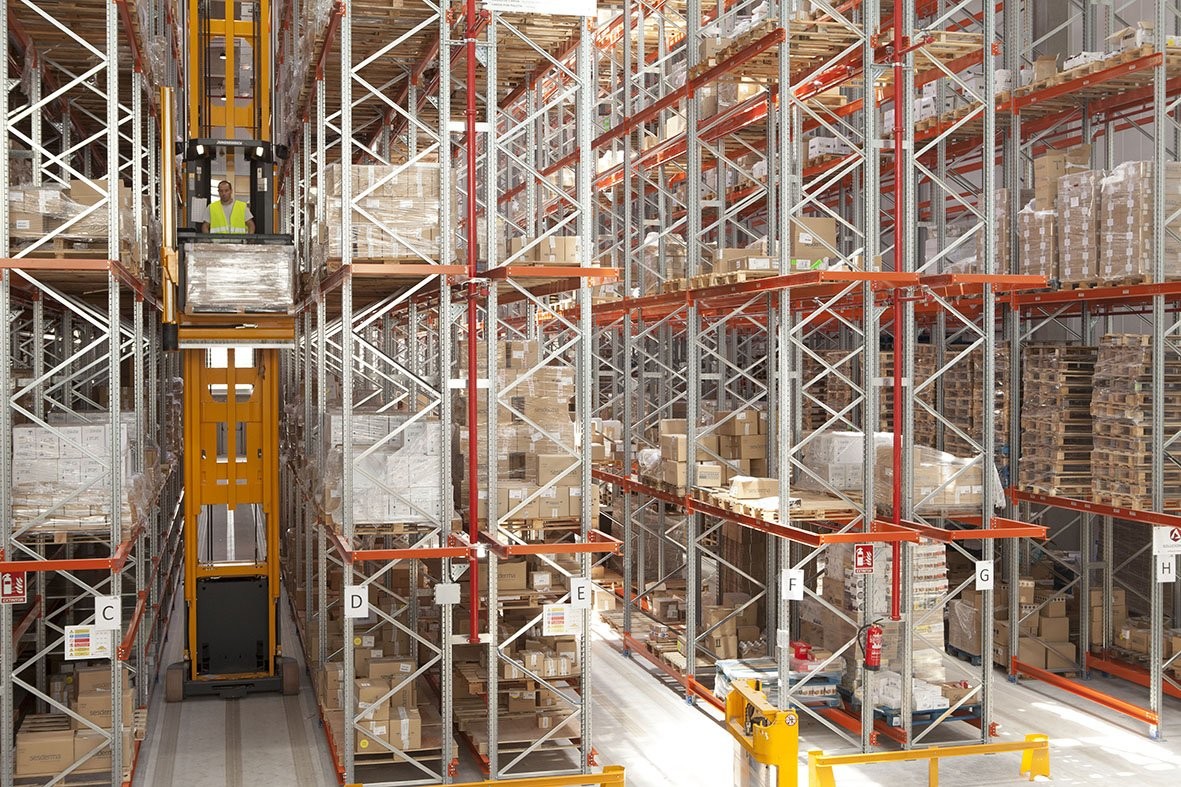 Powder Coating Comprehensive VNA Pallet Rack With High Load Capacity