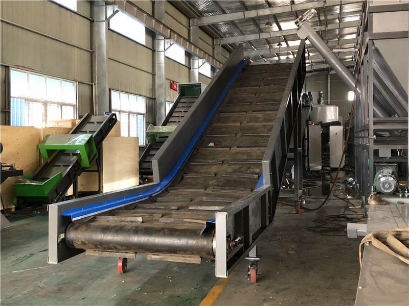 Waste Plastic Chain Conveyor Machine Belt System Rubber For Plastic Crusher Machine