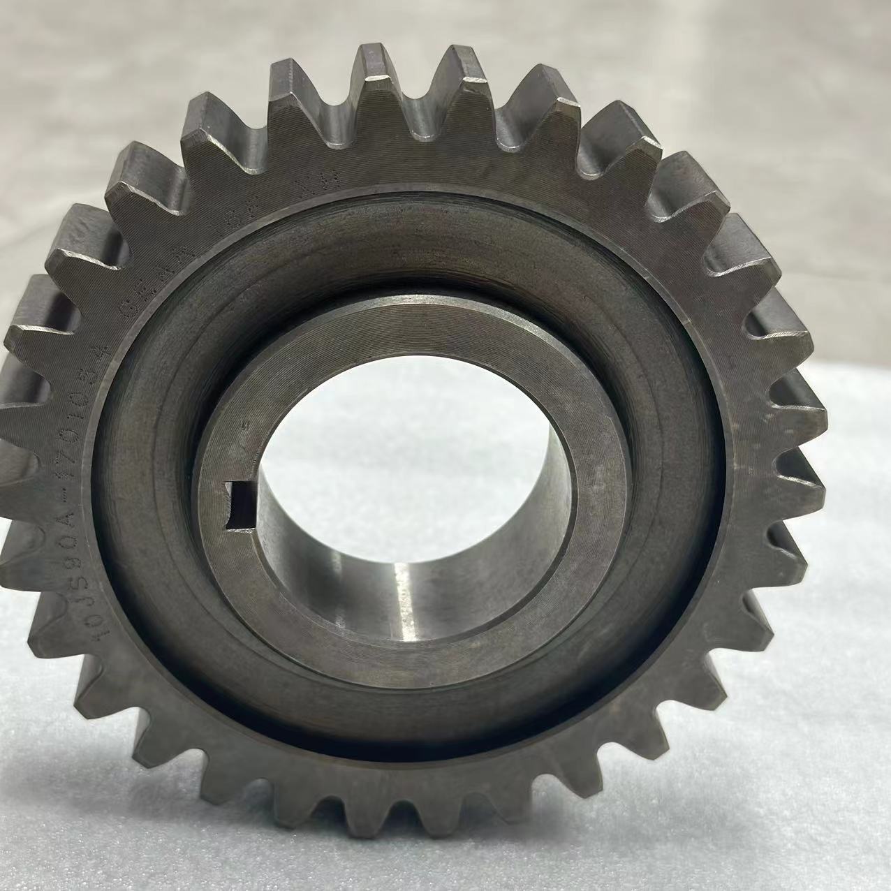 Original 10JS90A-1701054 Fast Transmission for Shacman Dongfeng HOWO FAW from Asia