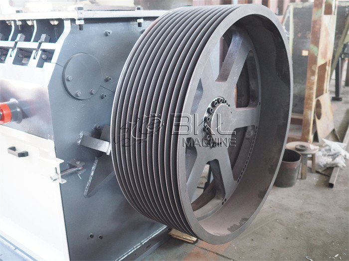 PP PE Plastic Film Granulator 300kg H Plastic Pet Bottle Crushing Machine