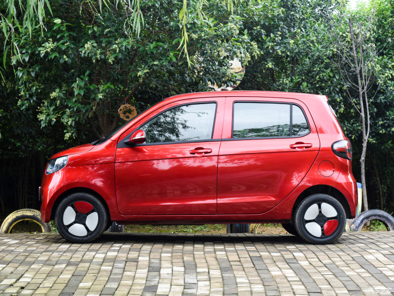 2022 Chinese Mini Ev Car Energy Vehicles Electric Car Adult New Car Xiaohu Fev New Energy Vehicle