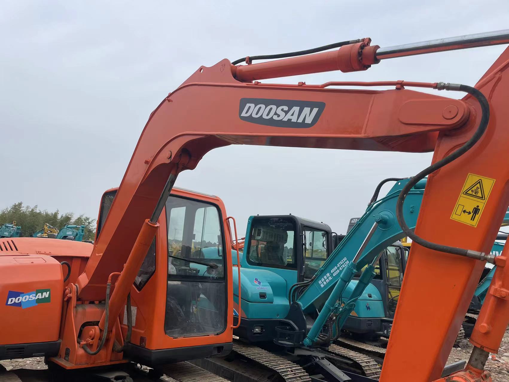 Original Paint Crawler Excavator Second Hand DOOSAN DX75 7.6 Ton