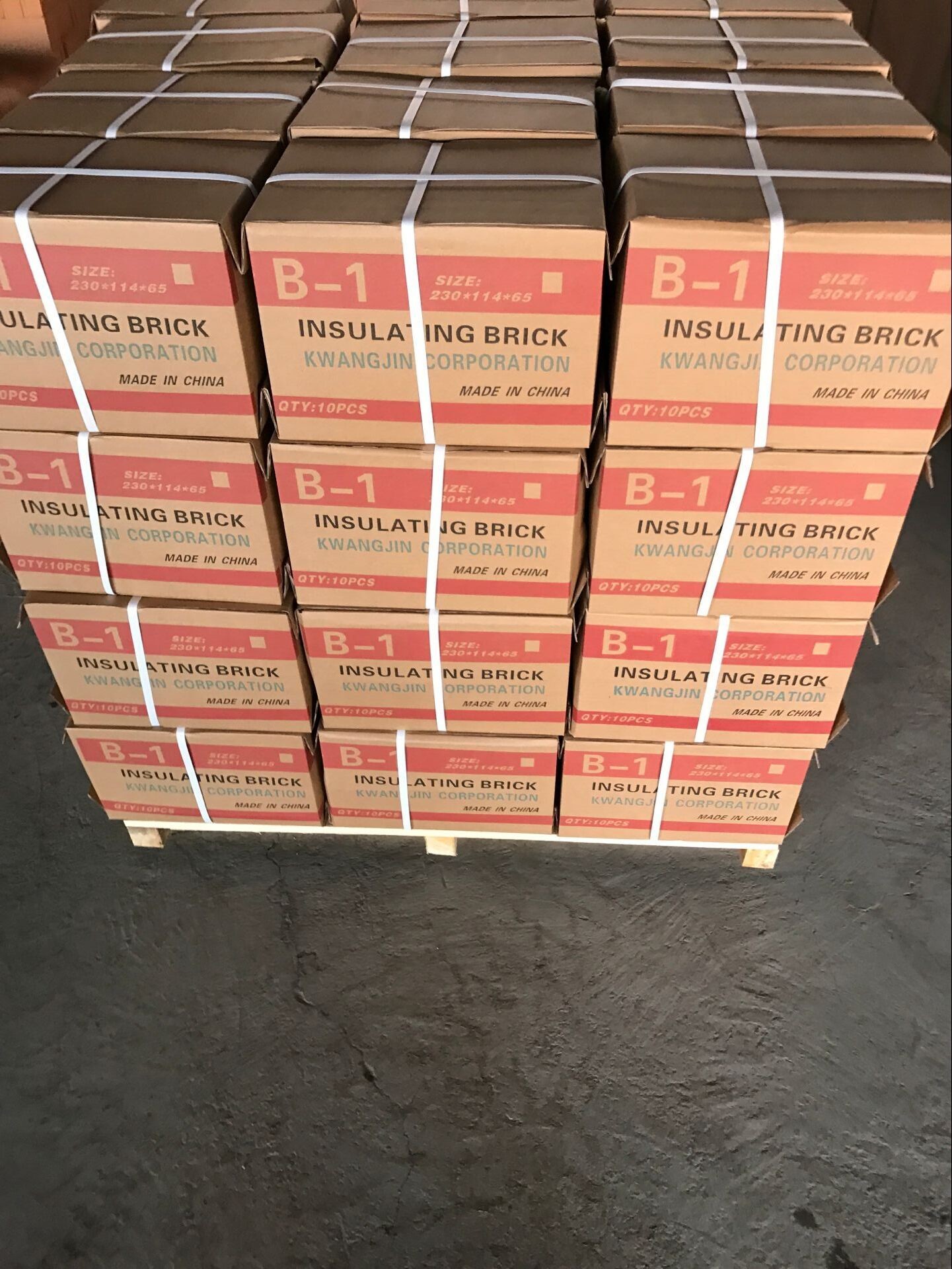 High Chemical Magnesia Spinel Bricks , Attack Resistance Kiln Fired Bricks