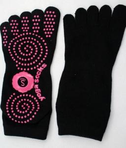 China anti skidding yoga sports socks wholesale