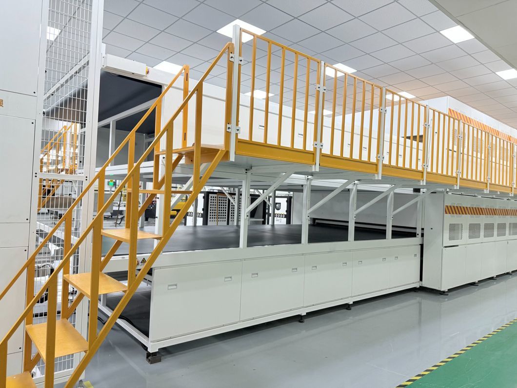 Factory in China Industrial Improve Production Efficiency Fully Automatic Thermal Film Sheet Hot Press Dry Solar Module Production Line Laminating Machine