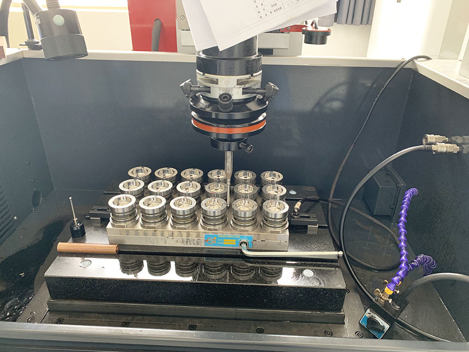 16cavity Plastic Injection Mould 36mm Round Measuring Cup Injection Molding