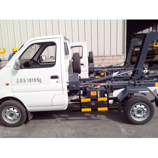 Hook Lift Garbage Truck 1Ton Special Purpose Vehicles For Refuse Collection XZJ5020ZXXA4