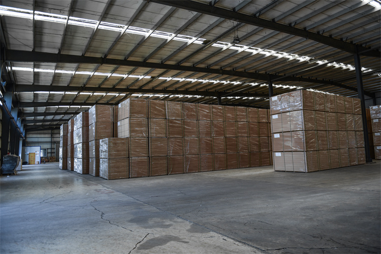 3mm 12mm MDF Medium Density Fiberboard Fire Resistant MDF Board