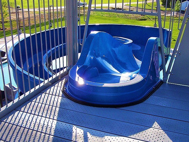 ODM Buy Commercial Children Playground Water Pool Fiberglass Slide from China