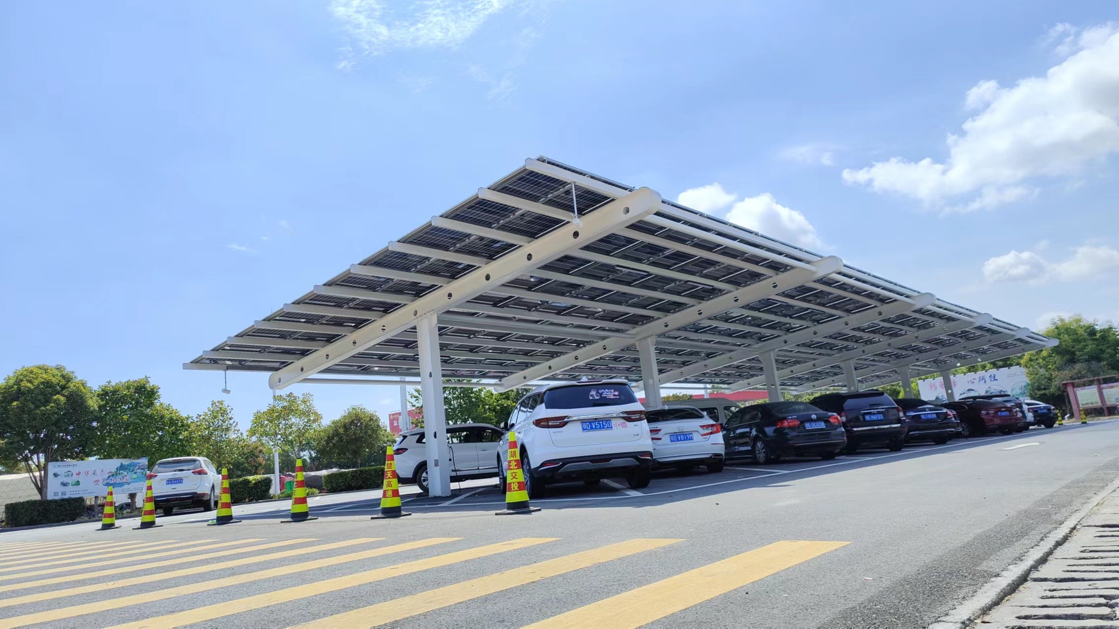 Rixin High Power Carport Monocrystalline PV Module Half Cut 108Cells Solar Panels