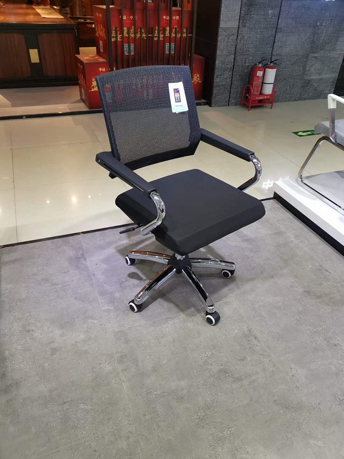 Adjustable Swivel Blue Mesh Office Chair for Modern Design Style and Comfortable Seating
