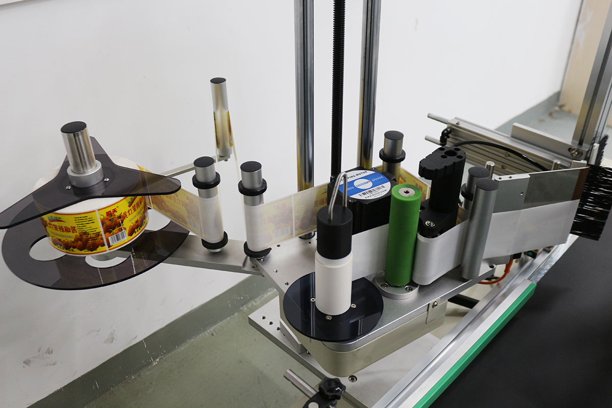 Easy-to-Operate Corner Labeling Type Sticker Carton for 150 KG Box Wrap Labeling System