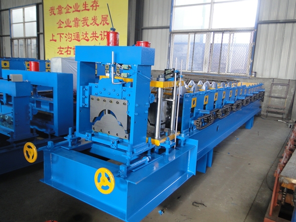 Color Steel Cold Roll Forming Machine Cr12 9 Roller Stations