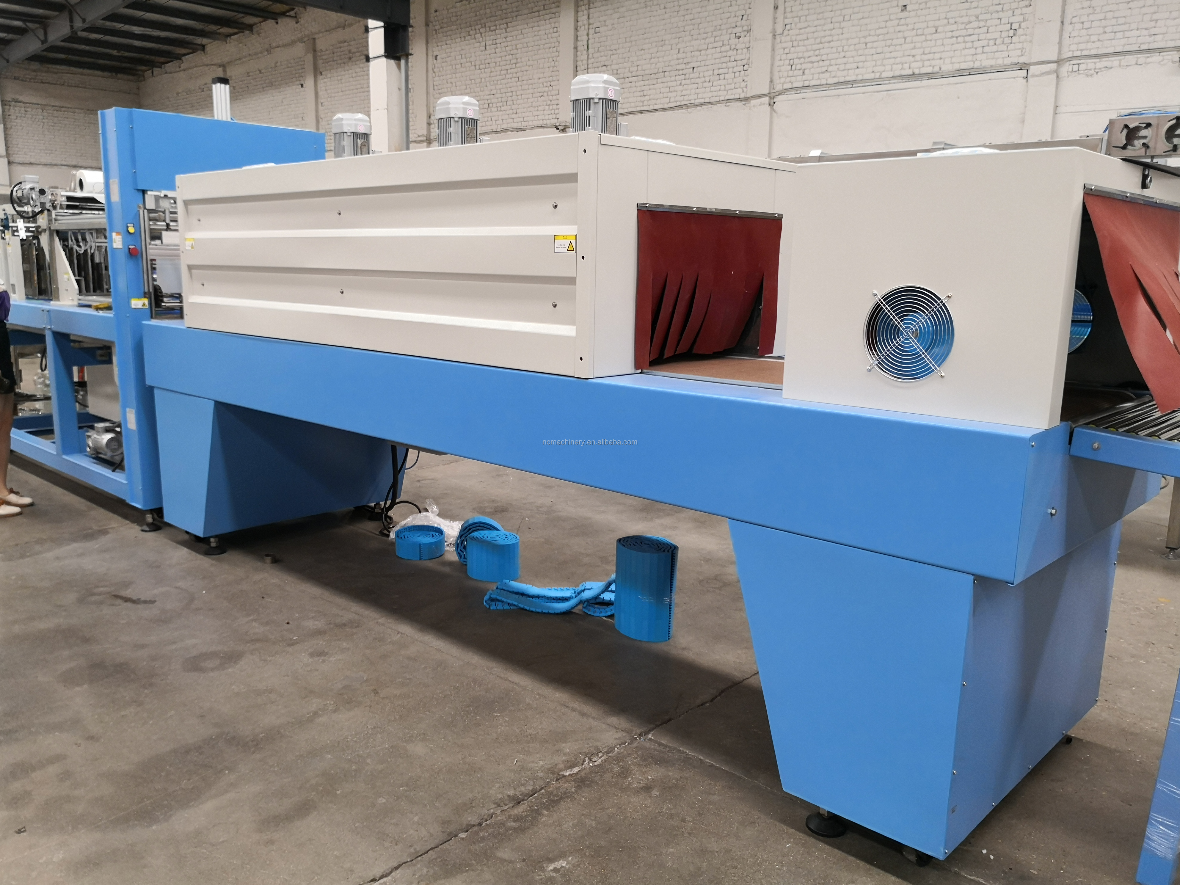 Semi Auto Heat Shrink Packing Machine Electric Driven and Semi-automatic Grade