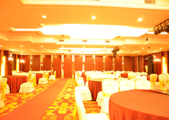 Aluminum Frame Wooden Operable Partition Wall Soundproofing For Banquet Room
