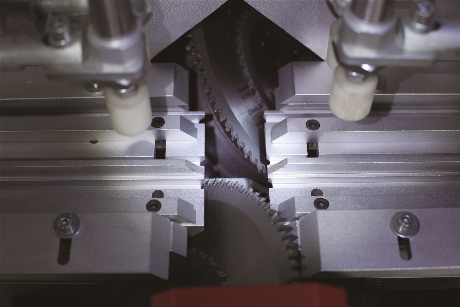 UPVC WINDOW GLAZING SAW CUTTING SAW FOR GLASS BEAD