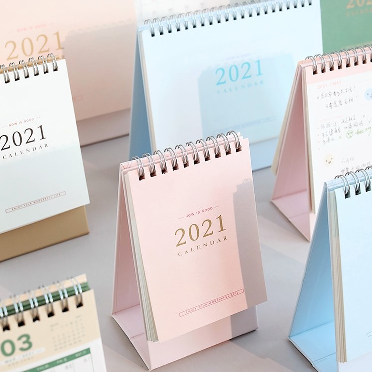 Weekly Cardboard Desk Calendar Custom 14sheets 230gsm Promotion CMYK Printing