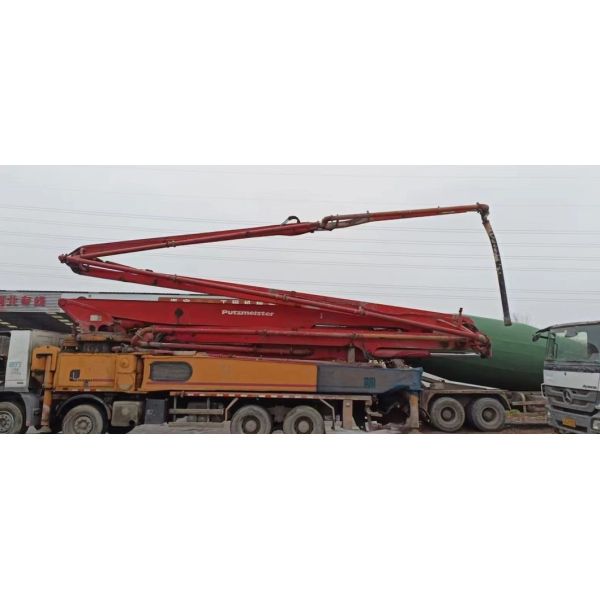 Perfect Performance 2013 Putzmeister 56m Concrete Pump Mounted Beton Pump on Benz Chassis Sale in Factory Price