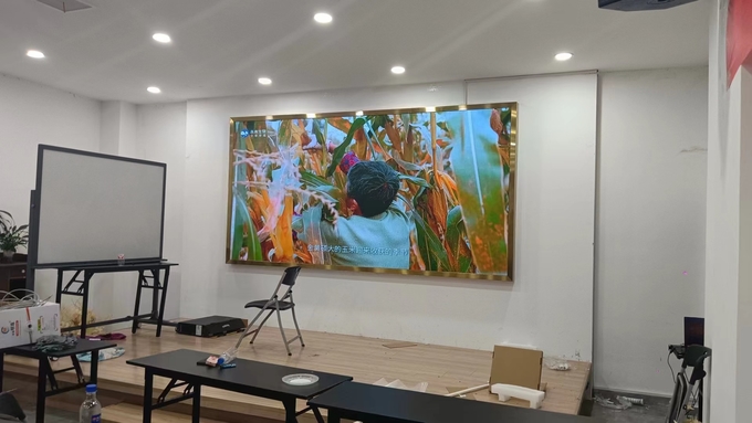 16 Bit Advertising Indoor Led Display Screen IP31 Rated With 1920Hz Refresh Rate