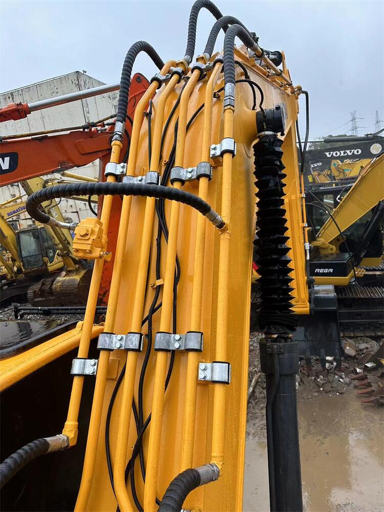 Hyundai 220-9S 305-9T Hydraulic Crawler Excavator with Cummins Engine and 1.05m3 Bucket