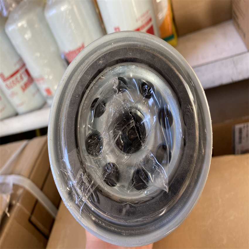 Diesel Engine Fuel Filter FS20123 For Heavy Truck Car Fitment Volvo Heavy Duty