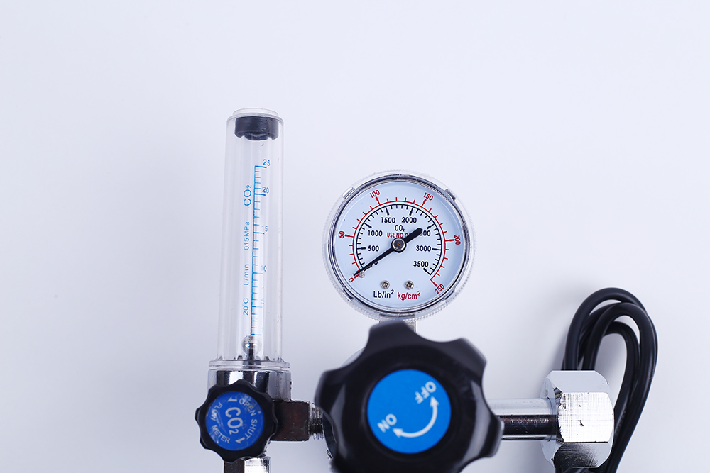 Argon Regulator With Flowmeter for TIG Welder MIG Welding CO2 Pressure Gauge CGA580