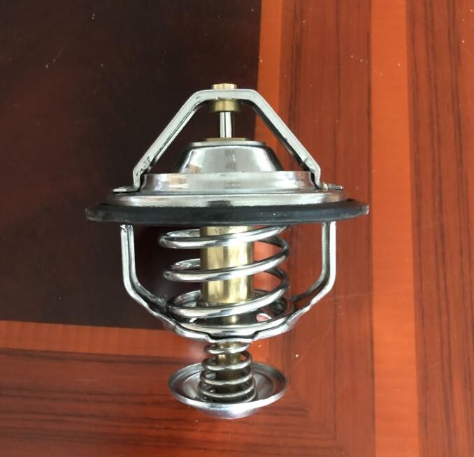 82ºC J08C HINO 300 Excavator Thermostat For Engine Spare Parts