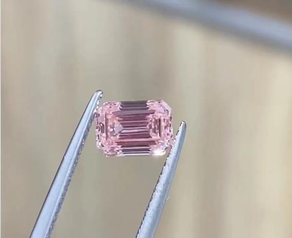 Quality High Clarity VS1 Symmetrical Pink Emerald Cut Diamond Lab Grown for sale