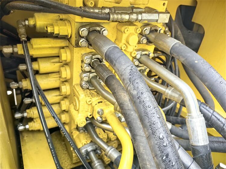2022 Year Model Used Komatsu PC200-8 Excavator in Japan and Original Hydraulic Pump