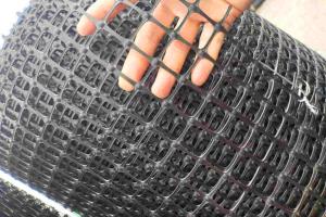 China 32x32mm Hole Farm Gravel Driveway Pp Biaxial Geogrid wholesale