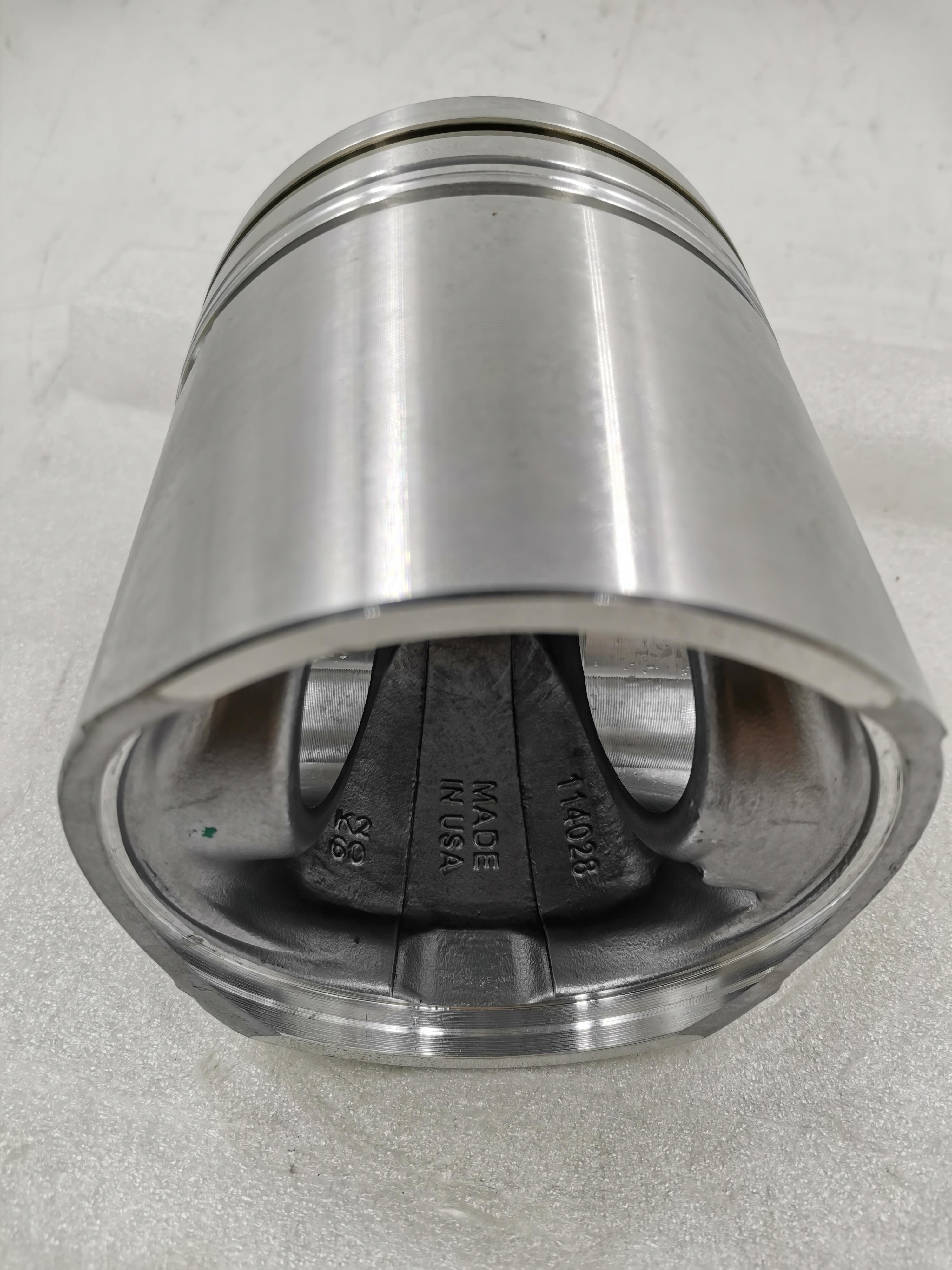 DCEC 6CTA8.3 Engine Piston and Long-Lasting for Heavy-Duty Applications
