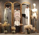 Retail Store Clothing Display Furniture Wooden Cloth Hanger Stand Various Style